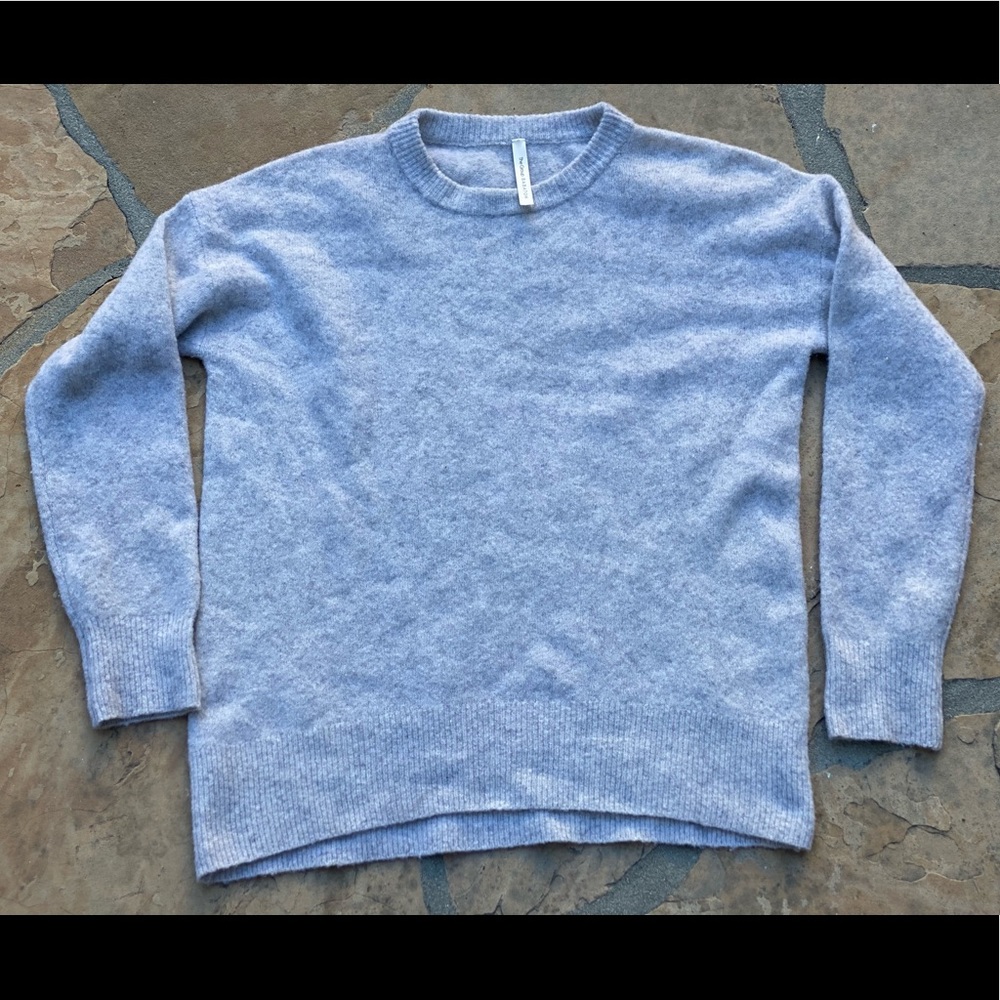 The Group Babaton Aritzia grey sweater Sz S